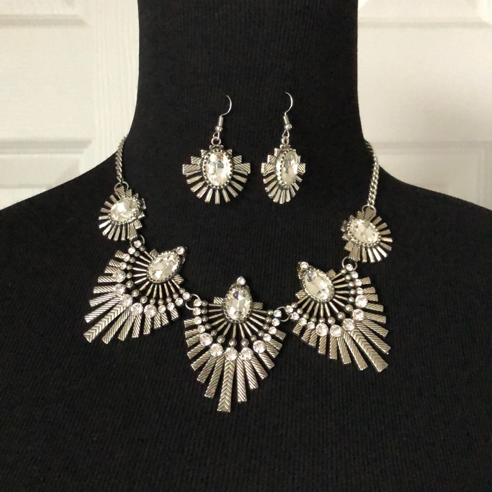 Fashion Silver & Rhinestone Necklace & Earring Set